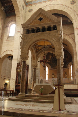 Autel de l'église Saint Pierre de Montrouge à Paris 