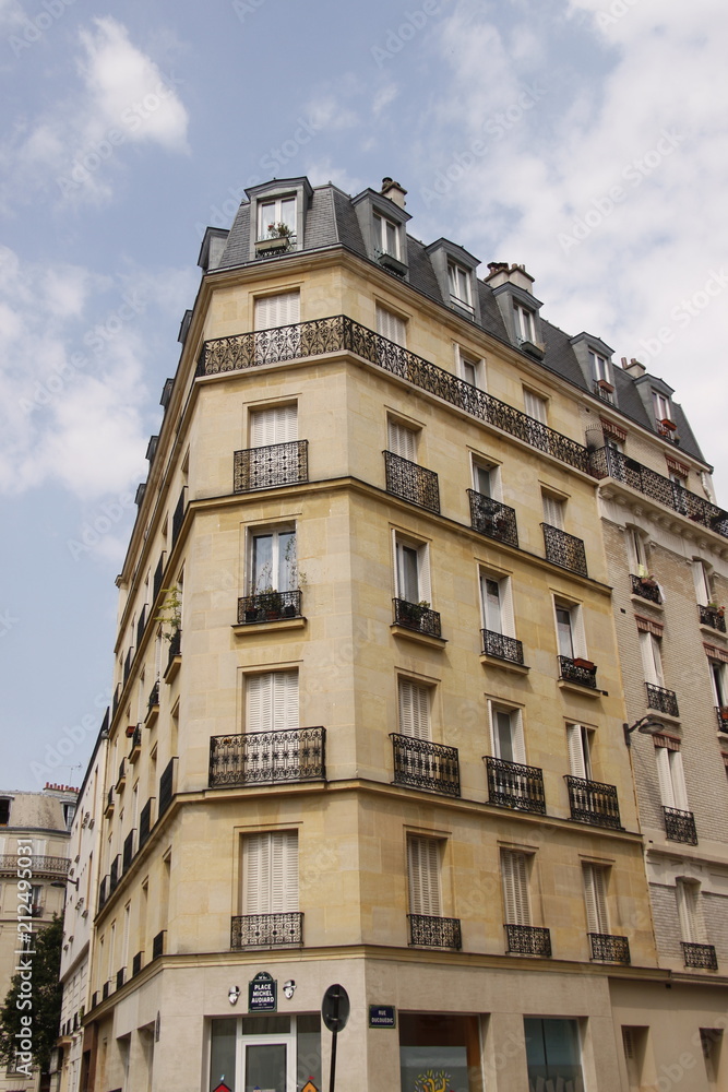 Immeuble ancien du quartier Montsouris à Paris	