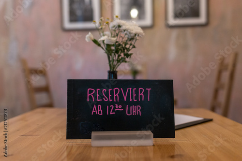 Cuadro en lienzo reservierter Tisch