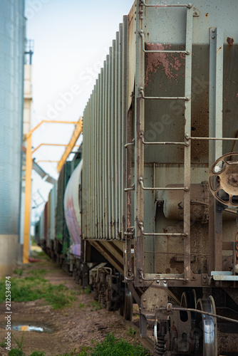 Loading grain