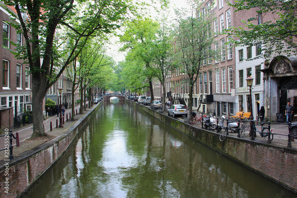 Un tranquillo canale di Amsterdam