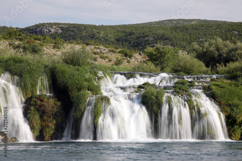 Wasserfall Zrwanja Fluß in Landschaft, Kroatien, Europa