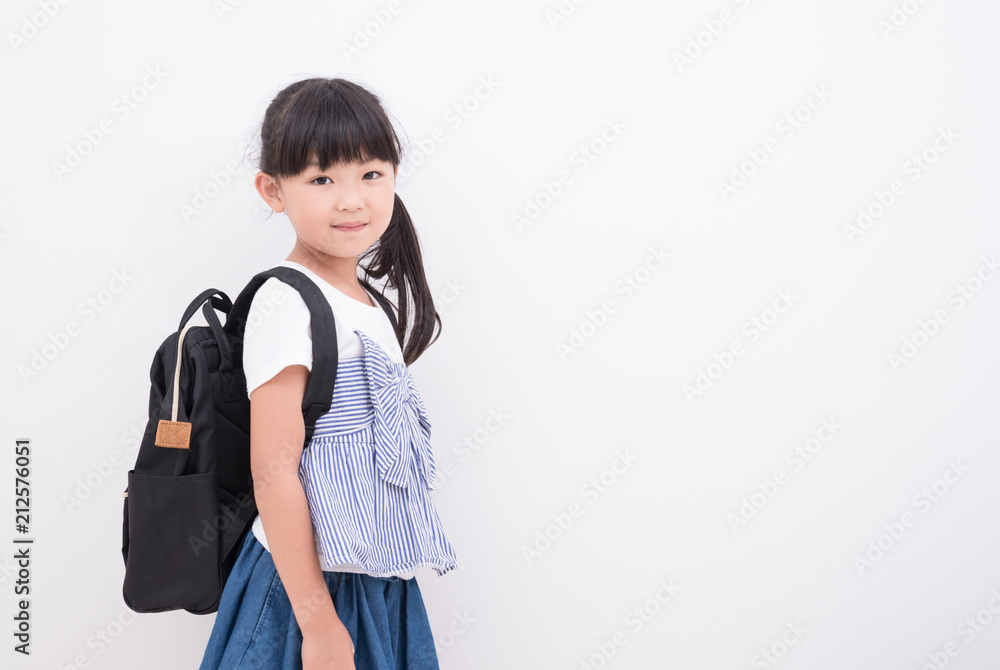 リュックを背負った女の子