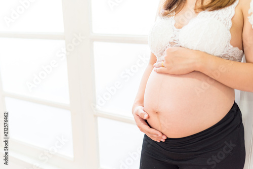 Free Download  pregnant woman - GFXLoad