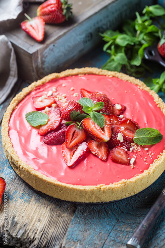 Tart with strawberries