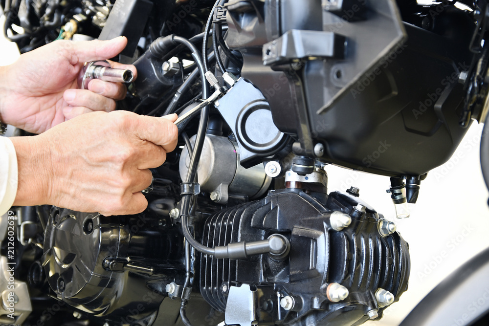 Fototapeta premium オートバイの整備