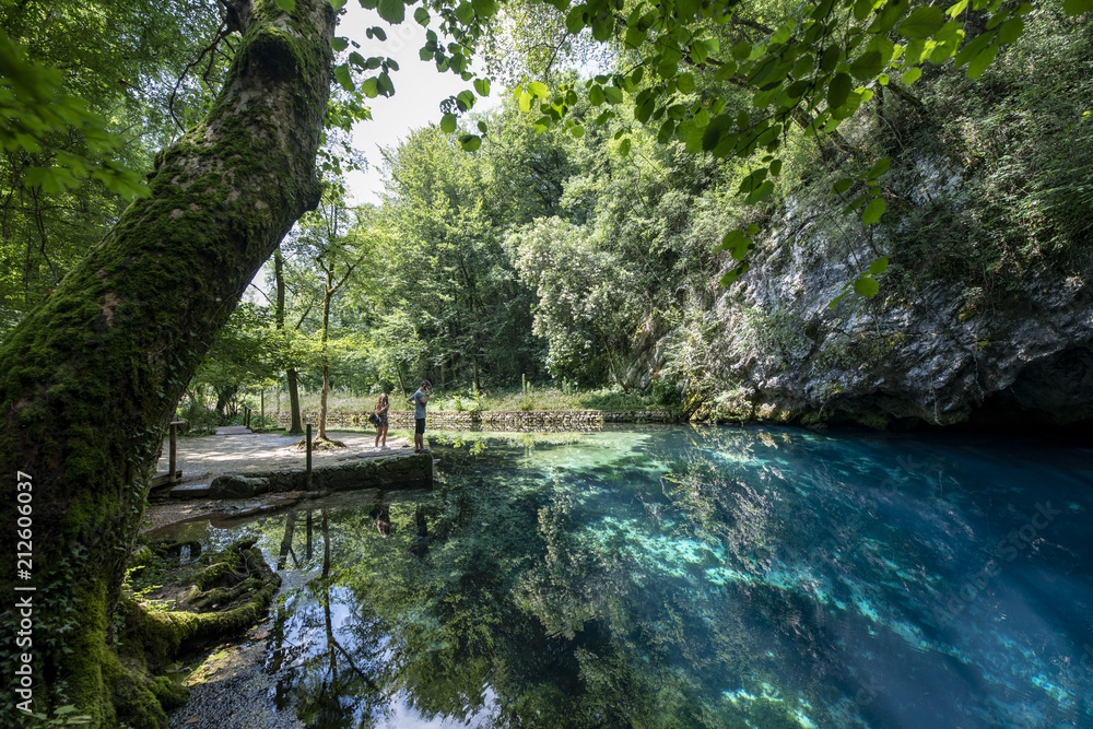 Φωτογραφία La grotta del Gorgazzo, la sorgente misteriosa dell'Alto Livenza a Polcenigo