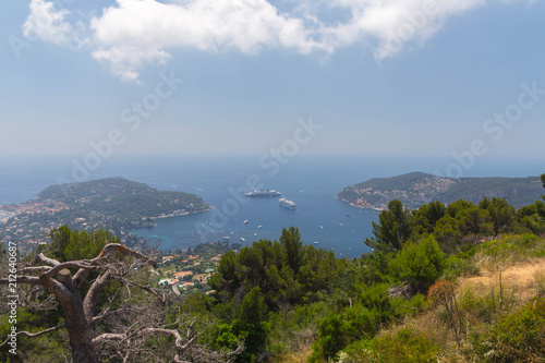 Blick auf das Cap Ferrat von der Grand Corniche photo