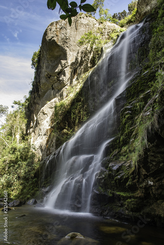 Fototapeta Naklejka Na Ścianę i Meble -  Cachoeira Véu da Noiva