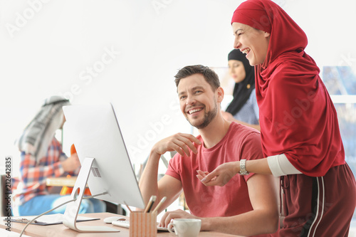 Muslim businesswoman with c...