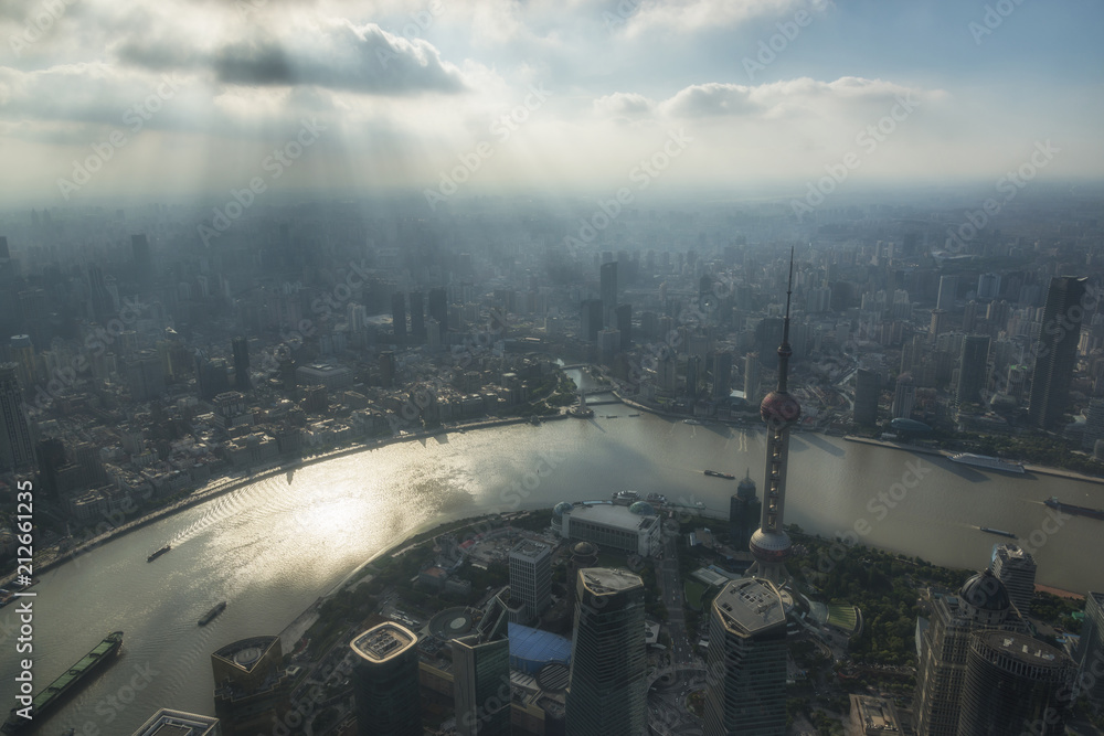 Φωτογραφία Sunny view of Shanghai city skyline and Huangpu river, Shanghai China