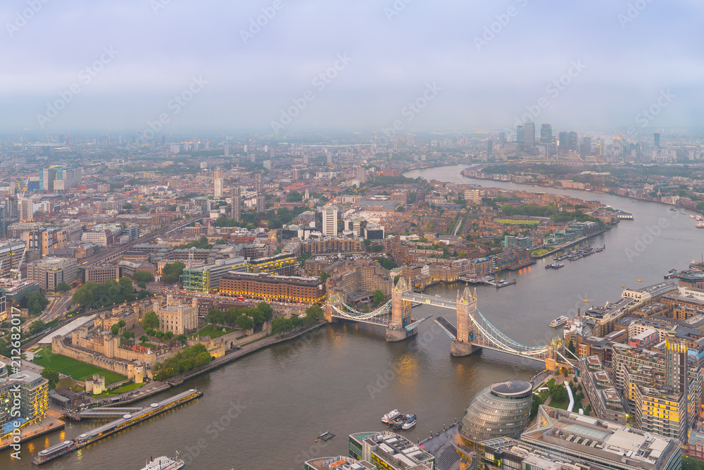 Fototapeta premium Tower Bridge over River Thames in London
