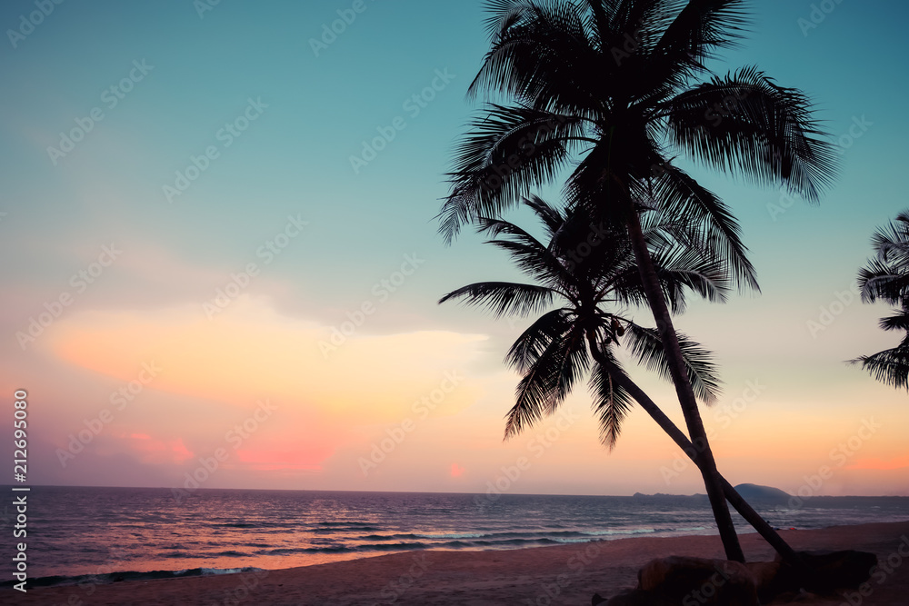 Silhouette of tropical beach during sunset twilight. seascape of summer ...