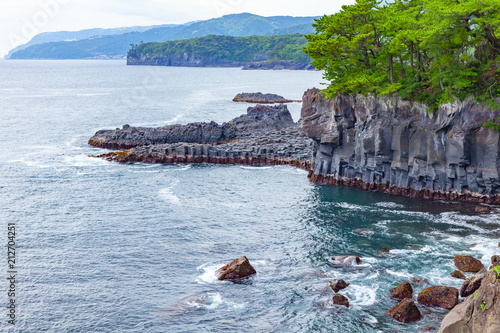 城ケ崎海岸の柱状節理、静岡県伊東市八幡野橋立にて photo