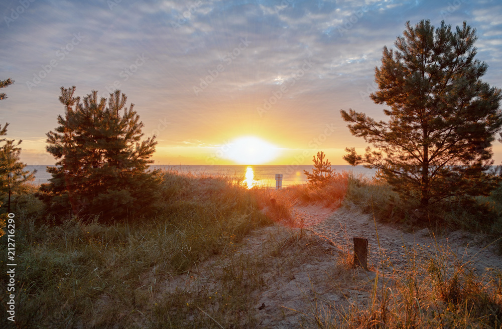 Urlaub - Sonnenaufgang am Meer - Insel Usedom Urlaub - Sonnenaufgang am Meer - Insel Usedom