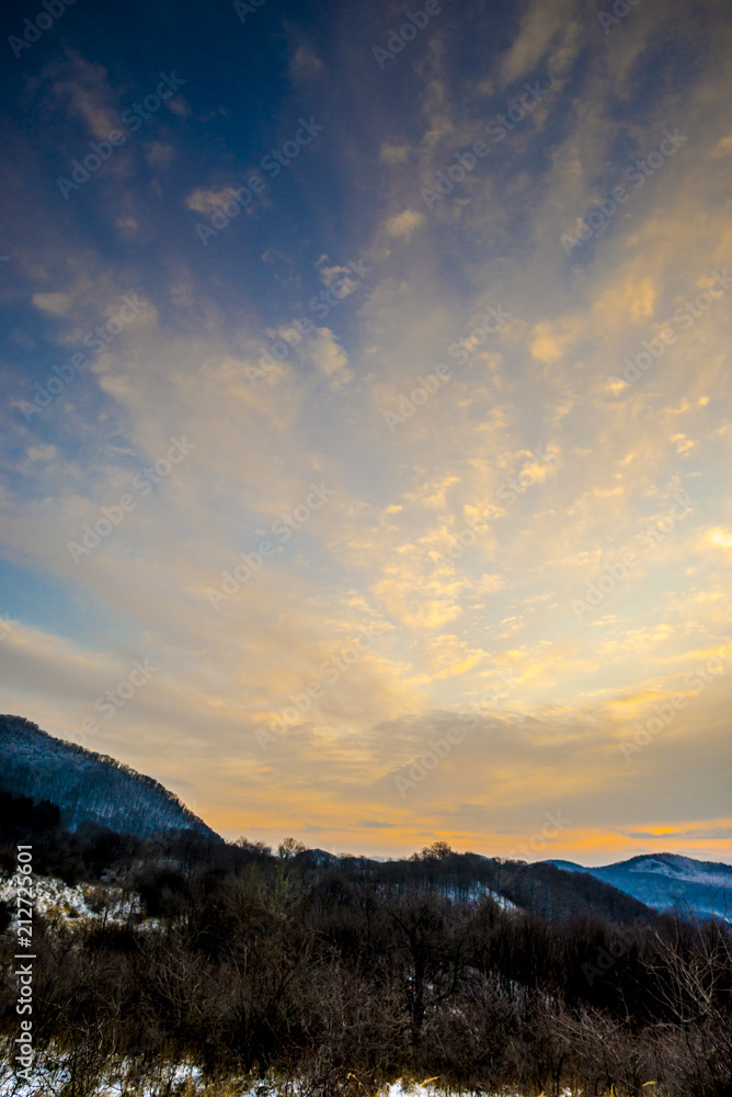 Obraz premium Clouds in the morning at the suinrise