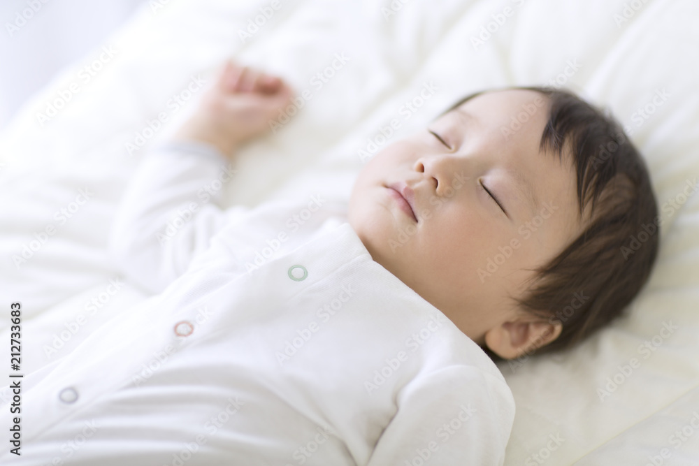 眠っている赤ちゃん 眠っている赤ちゃん