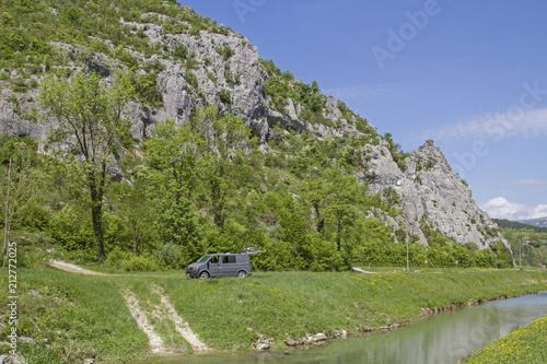 Wanderung entlang des Flusses Mirna photo