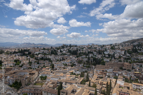 vistas del barrio del Albaicín y el sacromonte en la ciudad de Granada, España © Antonio ciero