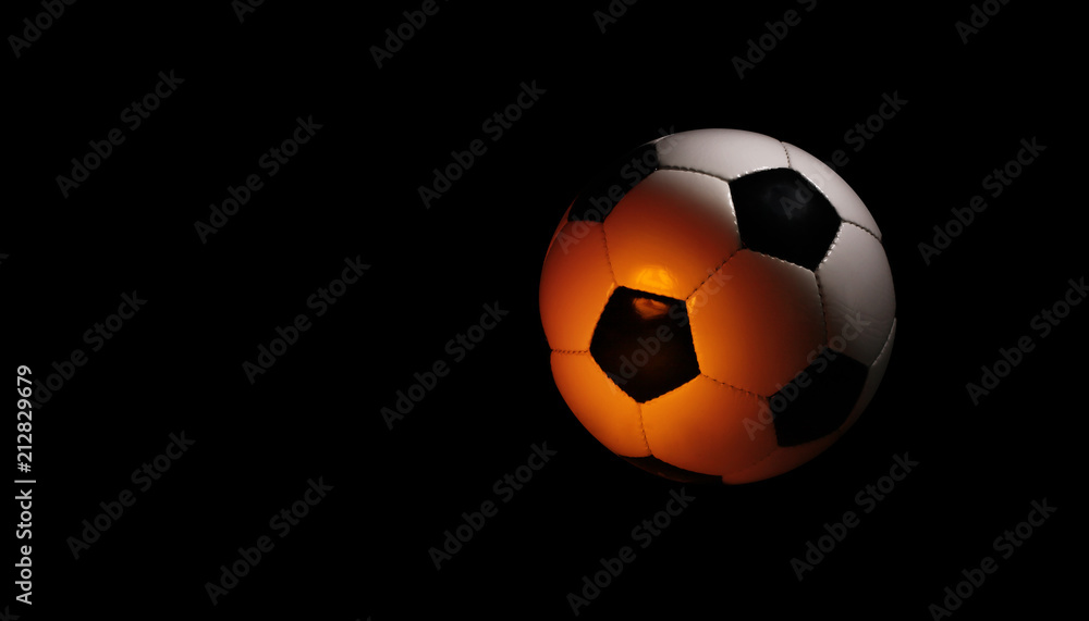 Fototapeta premium Ball auf dem Fussballplatz