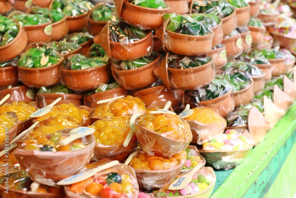 Fototapeta premium Thai dessert shop at market