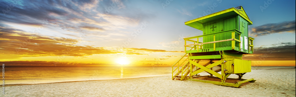 Naklejka premium Wschód słońca w Miami South Beach