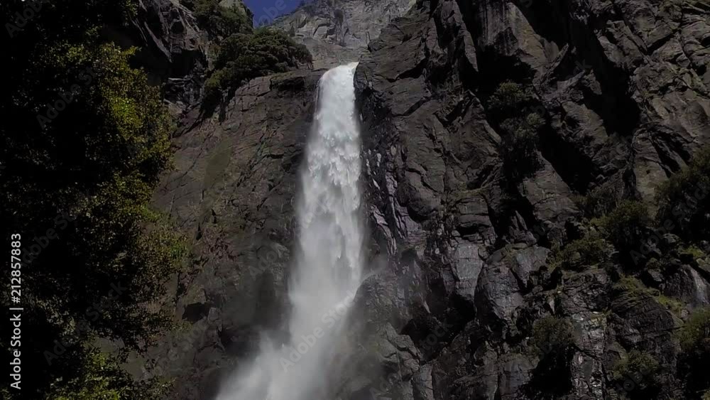 Yosemite falls waterfall in slowmotion Yosemite falls waterfall in slowmotion