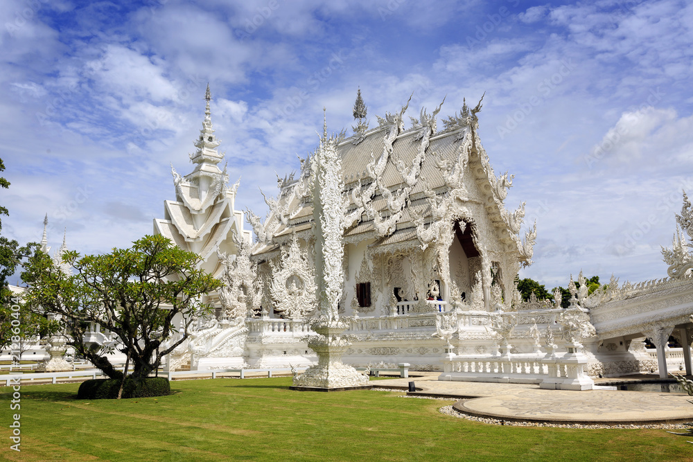 Naklejka premium Chiang Rai, Thailand - White Temple - Wat Rong Khun