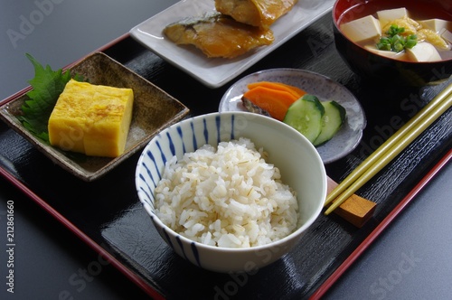 麦ごはんのヘルシー和食　Barley rice Healthy japanese