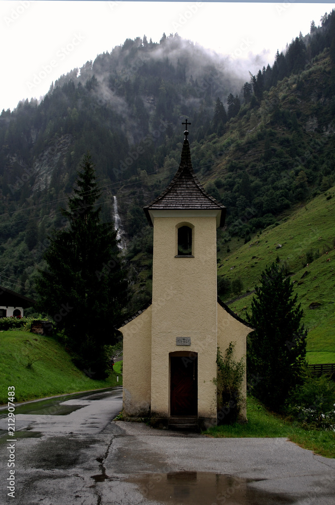 kleine Kapelle am Wegesrand