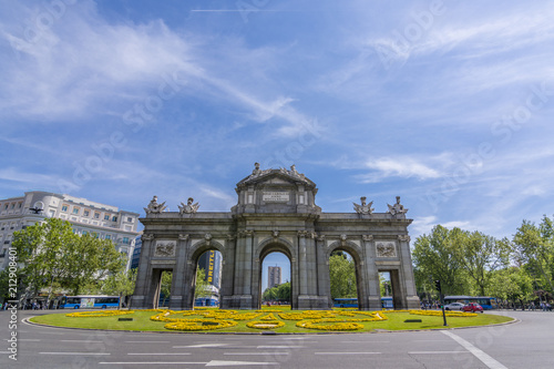 Puerta de Alcala, una de las arcos mas famosos de la ciudad de Madrid
