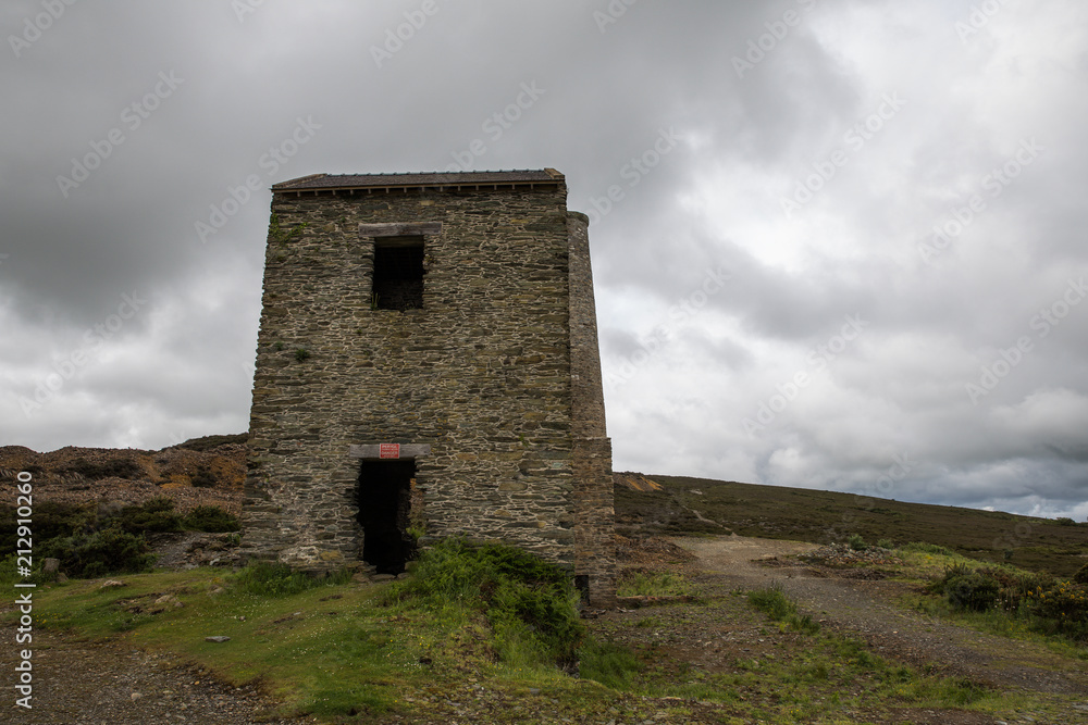Alte, verlassene Minenanlage in Wales Alte, verlassene Minenanlage in Wales