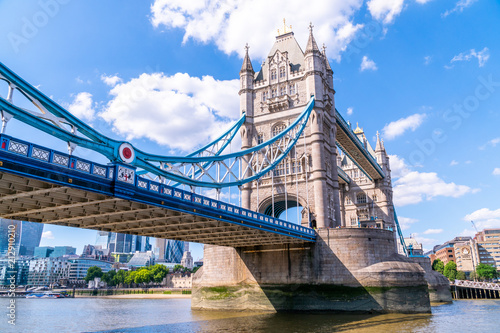 Fototapeta Naklejka Na Ścianę i Meble -  Tower Bridge in London