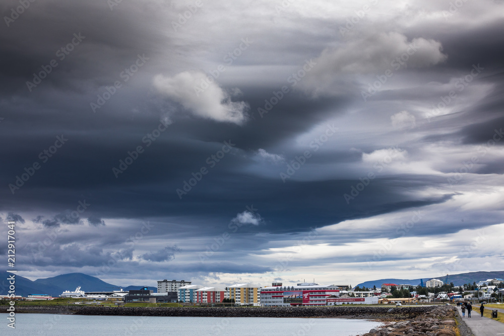 Wolkenphänomen über Reykjavik - Island
