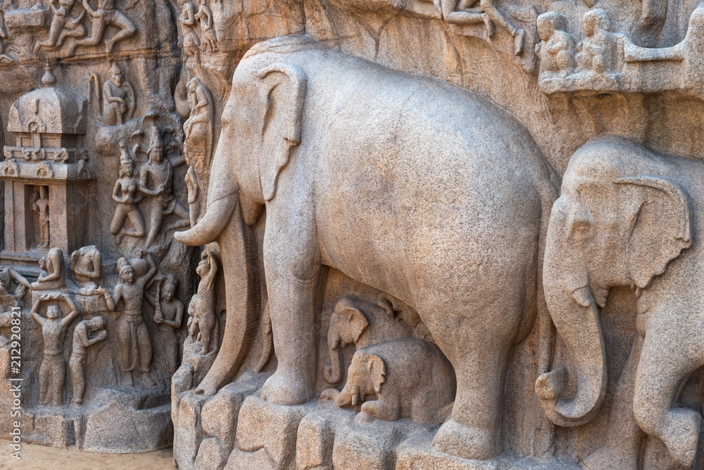 Wunschmotiv: Bas relief at Mamallapuram, India, carved on two rock boulders in the 7th century. The