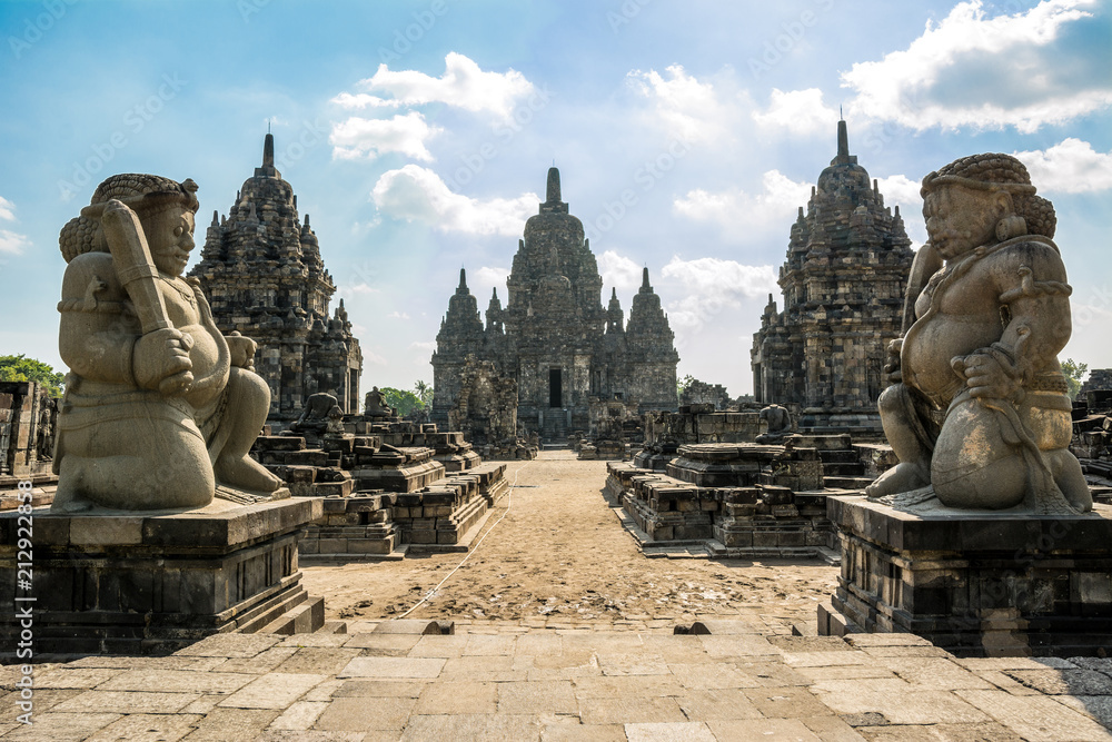 Fototapeta premium ruiny świątyni prambanan w Yogyakarta, Indonezja