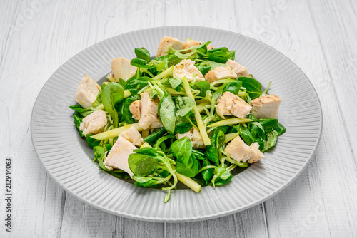 salad with chicken grilled with lettuce
