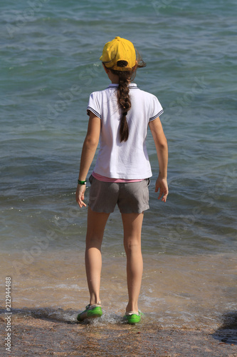 Kleines Mädchen am Strand
 photo