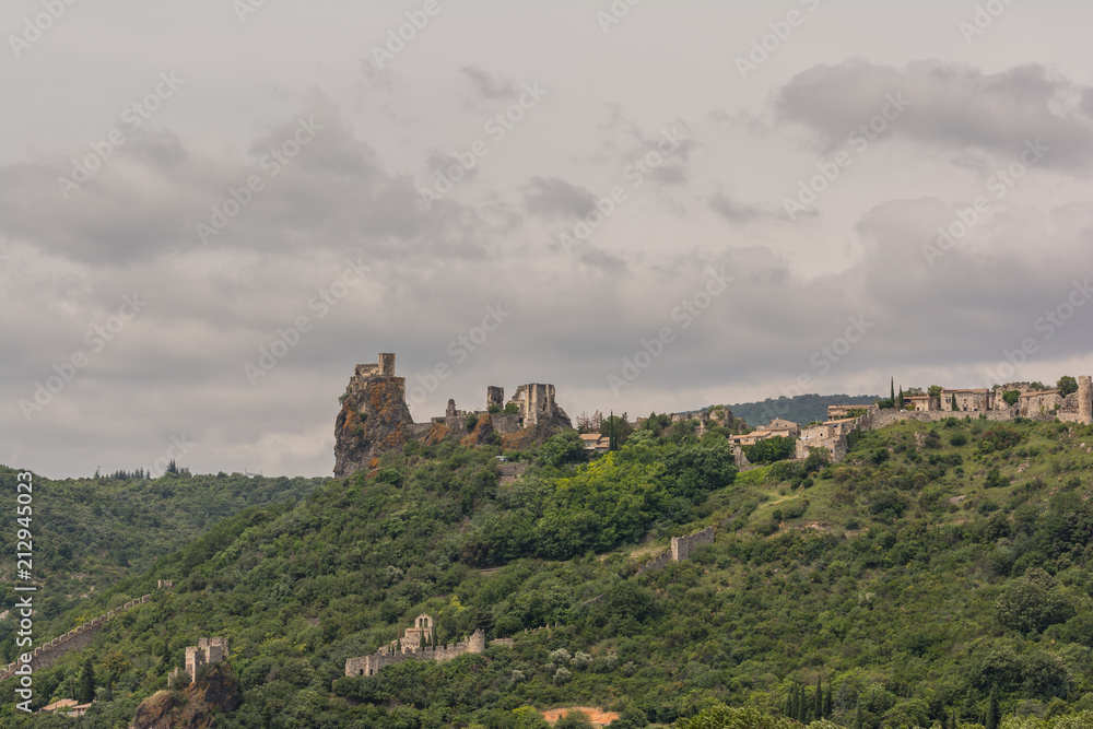 Mittelalterliche Burg Rochemaure in Frankreich