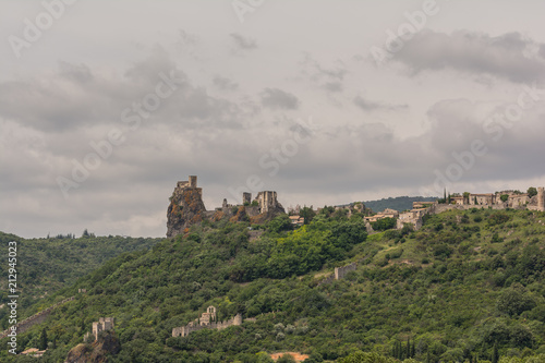 Mittelalterliche Burg Rochemaure in Frankreich