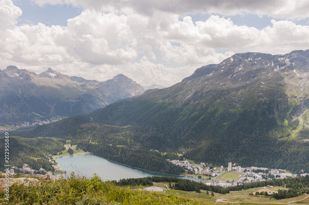 St. Moritz, St. Moritzersee, Bergsee, Corviglia, Rosatschgruppe, Bernina, Alpen, Wanderweg, Oberengadin, Graubünde, Sommer, Schweiz