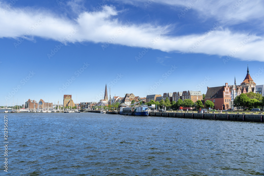 Segelwetter am Stadthafen von Rostock 