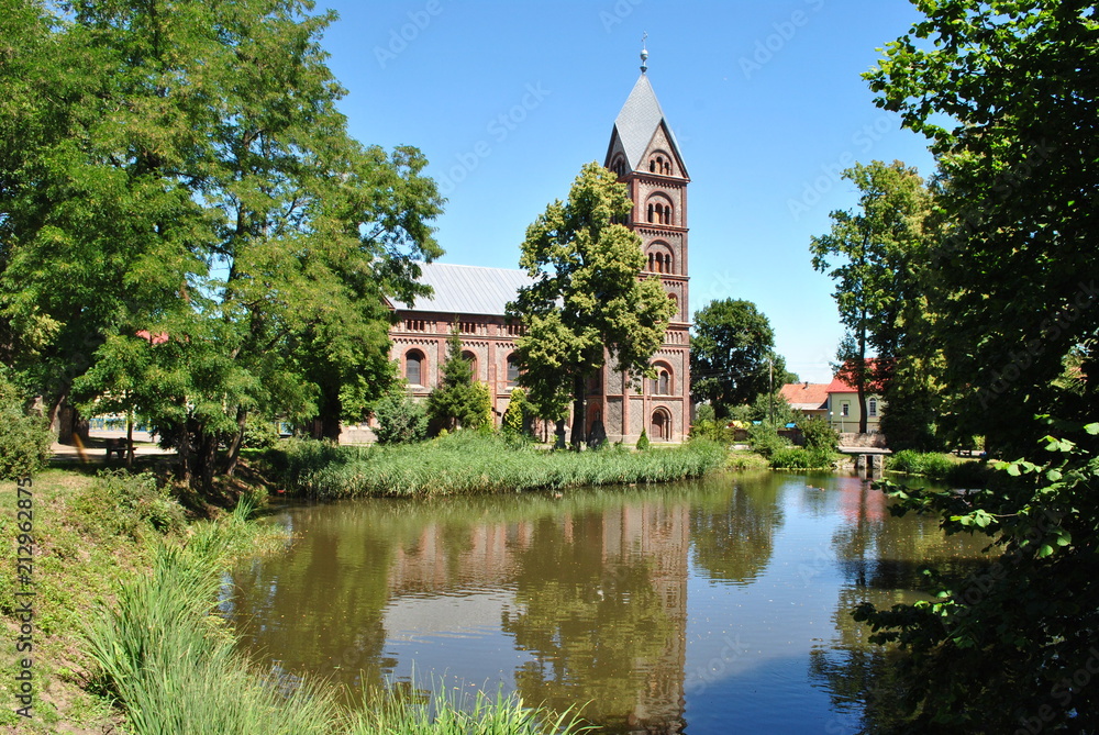 Zabytkowy kościół, Roztoka, Dolny Śląsk - obrazy, fototapety, plakaty 