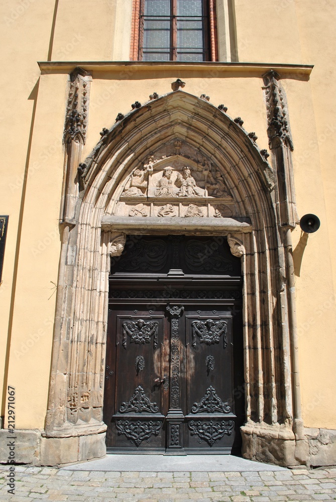 Gotyckie drzwi