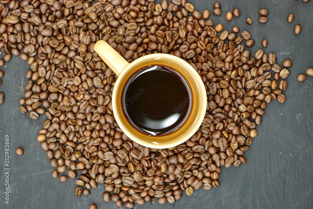 Naklejka premium Roasted Coffee Beans
