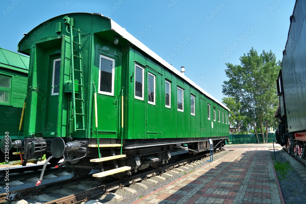 Obraz premium Россия, Сибирь. Кемерово. Старый вагон.