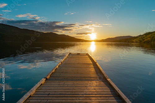 Fototapeta Naklejka Na Ścianę i Meble -  Sunset on the lake