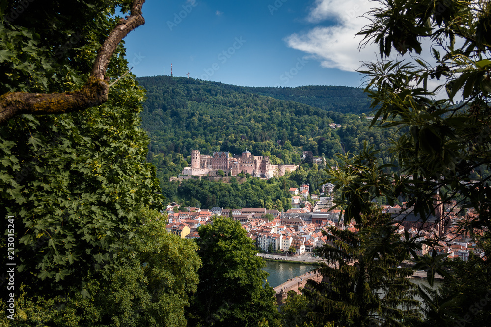 Aufstieg zum Philosophenweg mit Blick auf das Heidelberger Schloss, Heidelberg, Baden Württemberg, Deutschland
