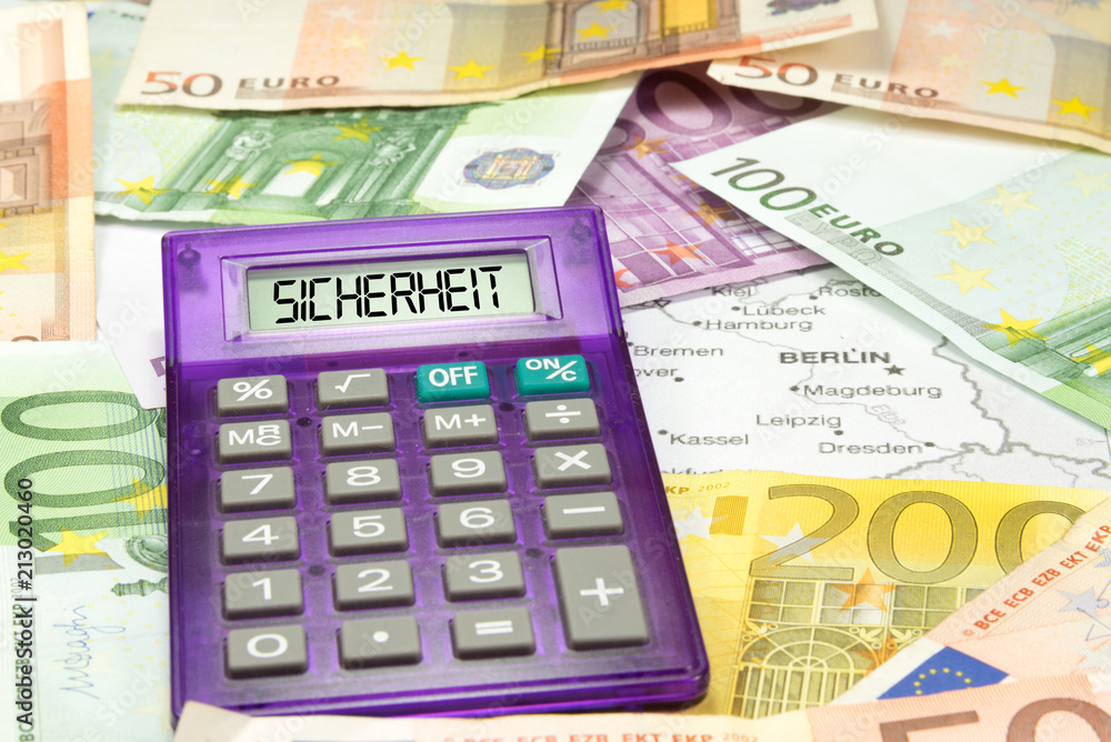 Landkarte von Deutschland, Euro Geldscheine, Taschenrechner und Kosten der Sicherheit Landkarte von Deutschland, Euro Geldscheine, Taschenrechner und Kosten der Sicherheit
