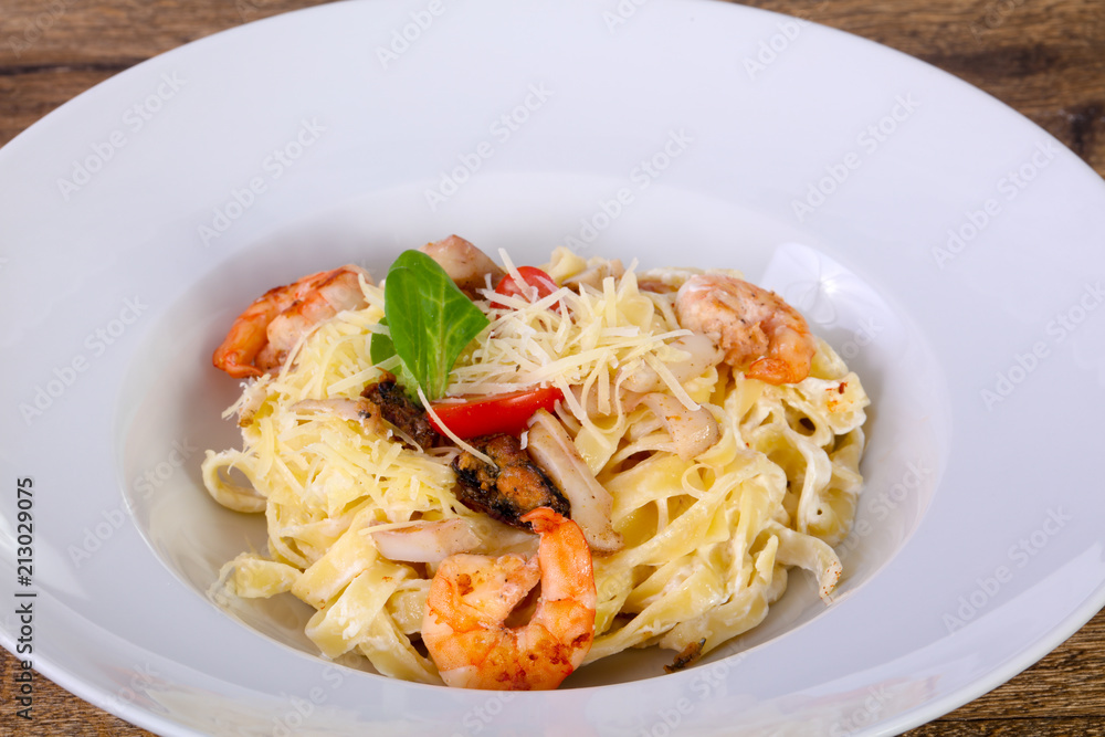 Seafood pasta with prawn